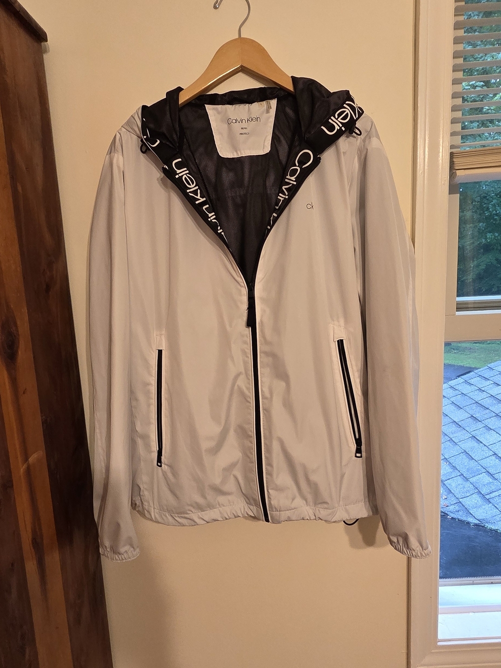 Calvin Klein Hooded Windbreaker Sz Large Very Good Condition Optic White